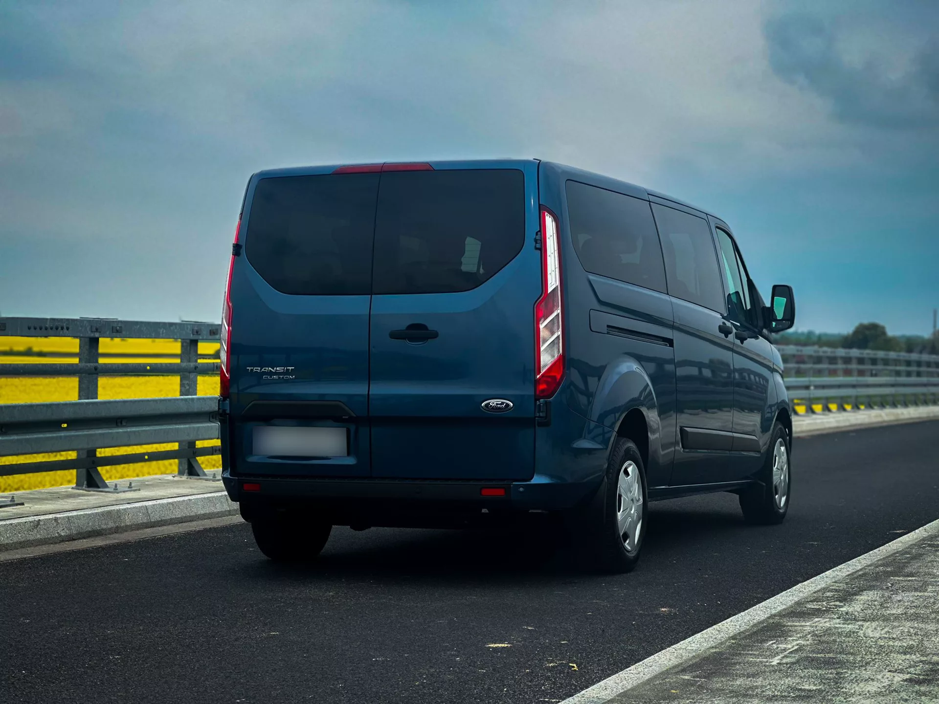 Samochody typu van na wakacje 9 osobowe w Gnieźnie MIKO CARS